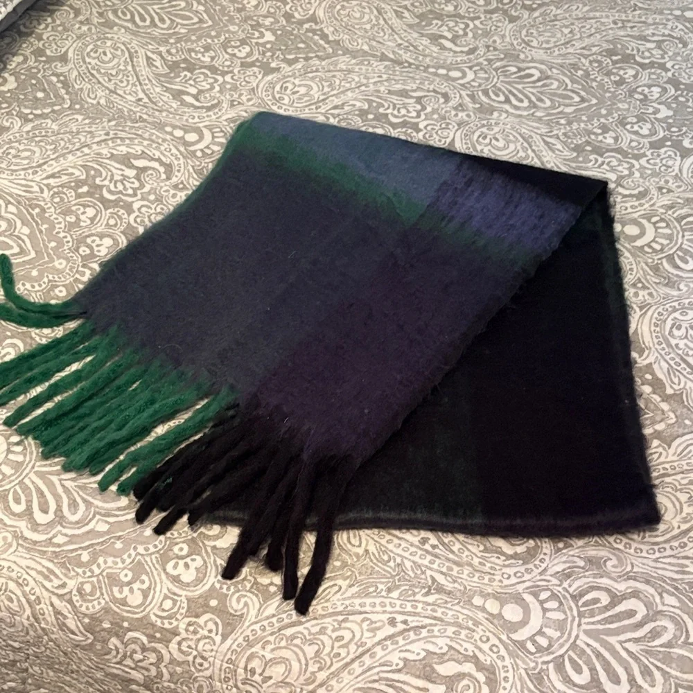 Free People Dark Green and Black Fringed Scarf - Picture 1 of 4